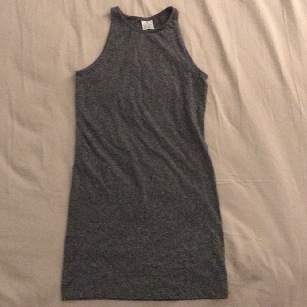 Sleeveless grey dress